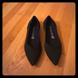 Black pointy toe Rothy’s. New without tags.